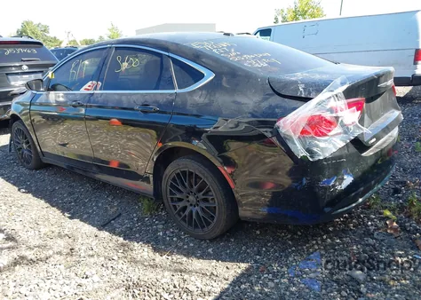 2015 Chrysler 200 Limited из США, поврежденный, VIN 1C3CCCAB8FN590826